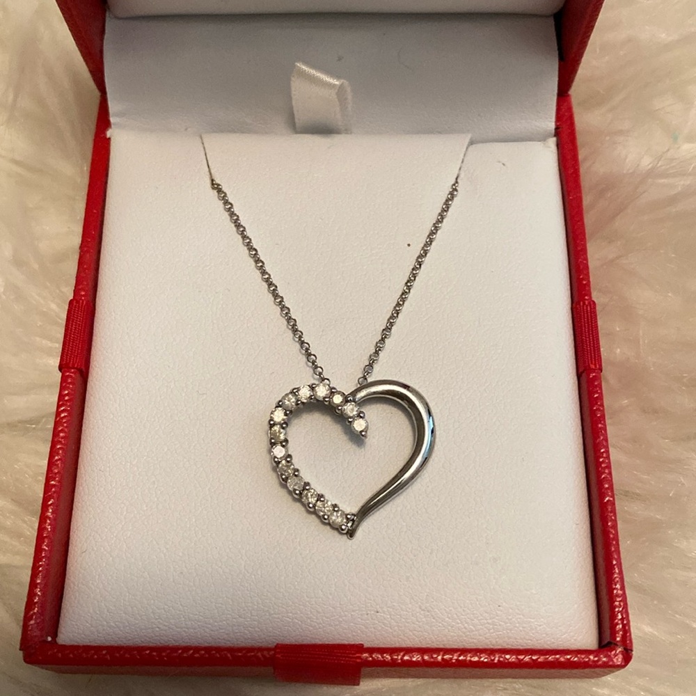 Beautiful diamond heart necklace